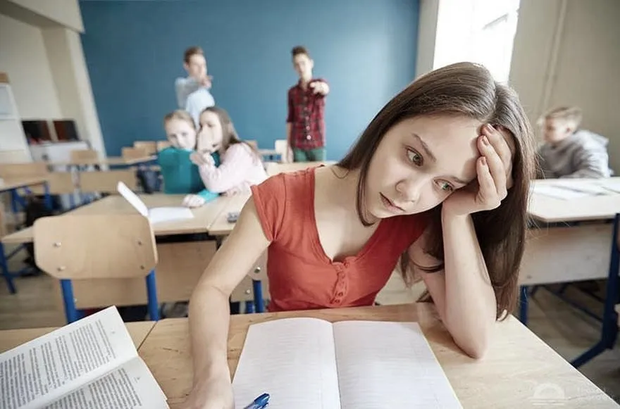 Bullying w szkole: Kluczowe wskazówki, jak rozpoznać, reagować i szukać wsparcia