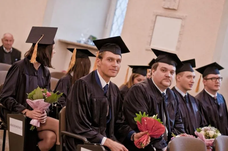 Co można robić po studiach prawniczych bez aplikacji: praktyczne i ciekawe możliwości