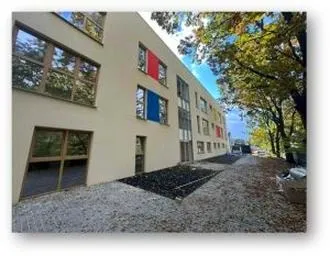 Czy żłobek to placówka oświatowa? Kluczowe różnice, które musisz znać