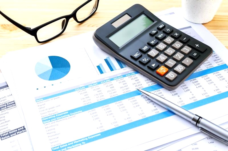 Finanse i rachunkowość: praca po studiach bez zawodowych pułapek