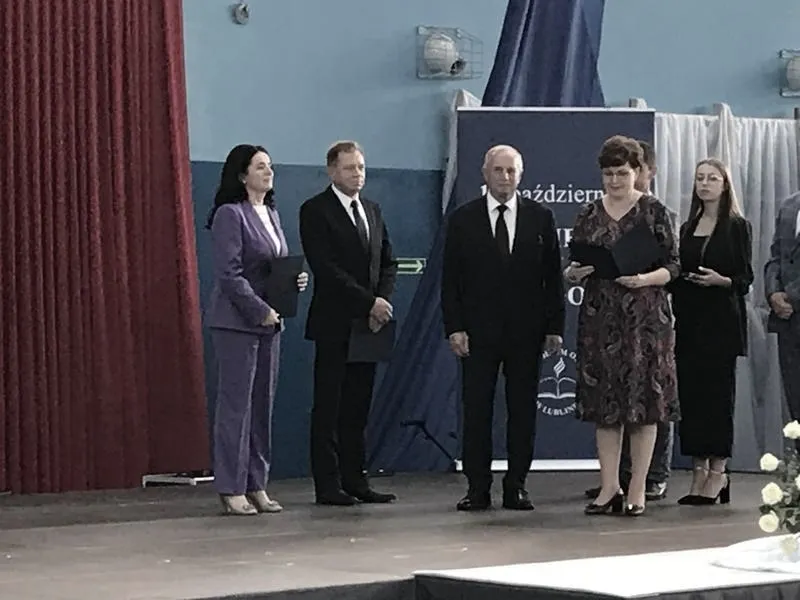 Jak przygotować wniosek o nagrodę kuratora oświaty bez błędów