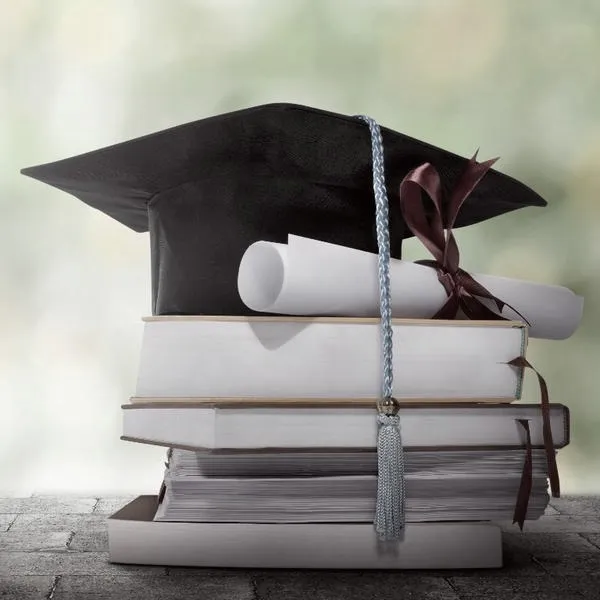 Tytuł po studiach licencjackich – co daje licencjat i jakie otwiera możliwości?
