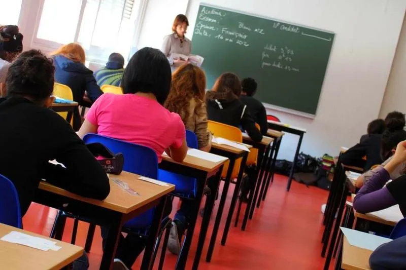 Wykształcenie w Polsce: od przedszkola do dyplomu — przewodnik po ścieżkach edukacyjnych