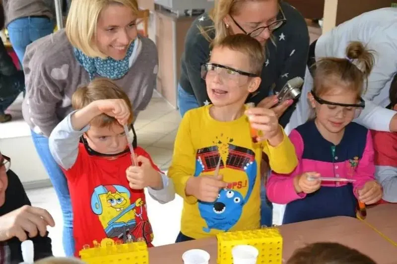 Zajęcia dla mamy z dzieckiem – jak odzyskać formę i wzmocnić więź z maluszkiem